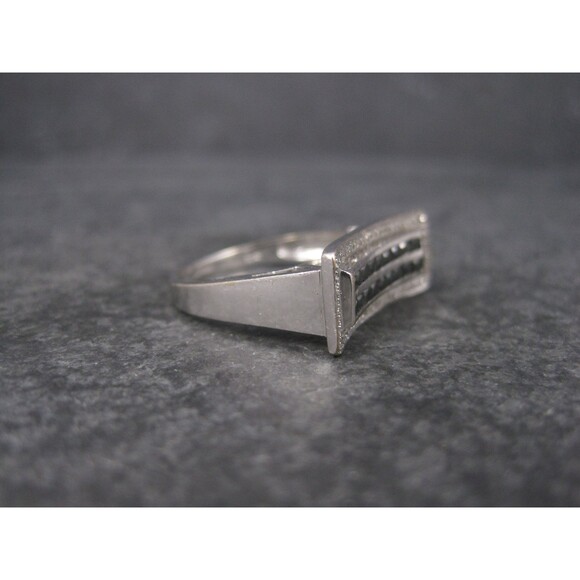Estate 10K Black and White Diamond Ring .64 Ctw Size 8.5 - Picture 3 of 10